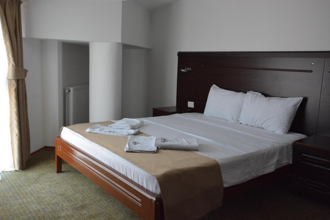 Arabella Hotel Kičevo Eksteriør billede