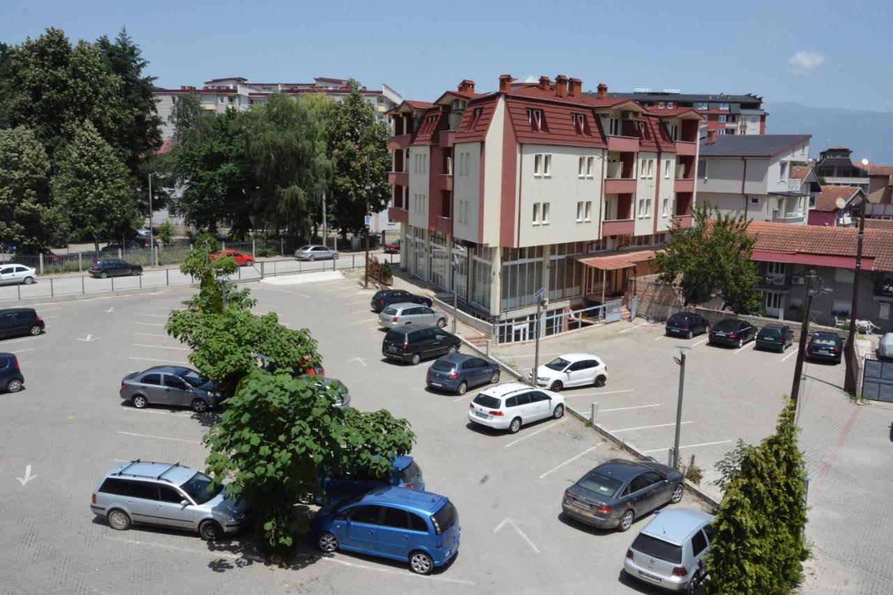Arabella Hotel Kičevo Eksteriør billede