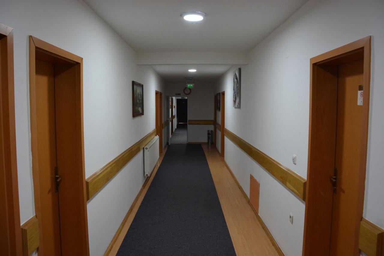 Arabella Hotel Kičevo Eksteriør billede