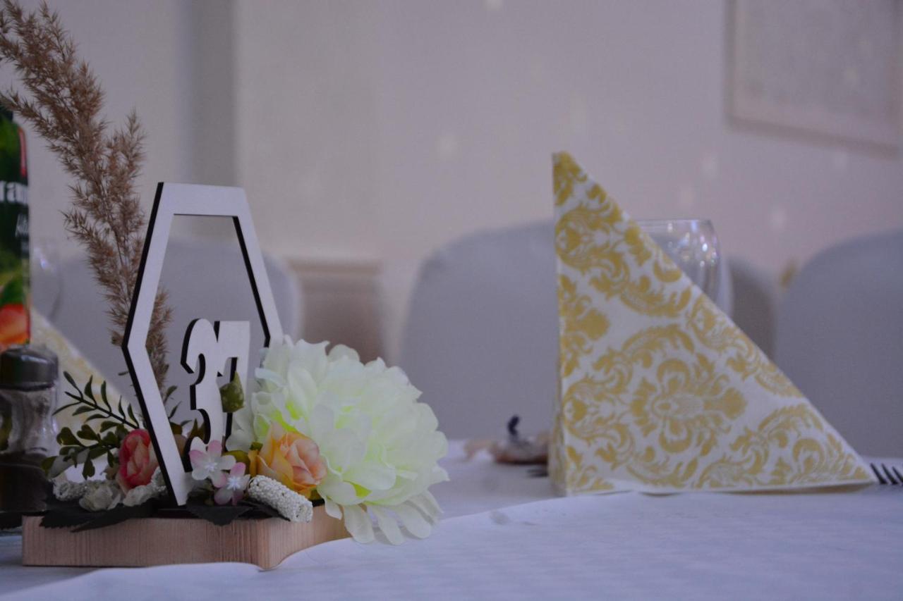Arabella Hotel Kičevo Eksteriør billede
