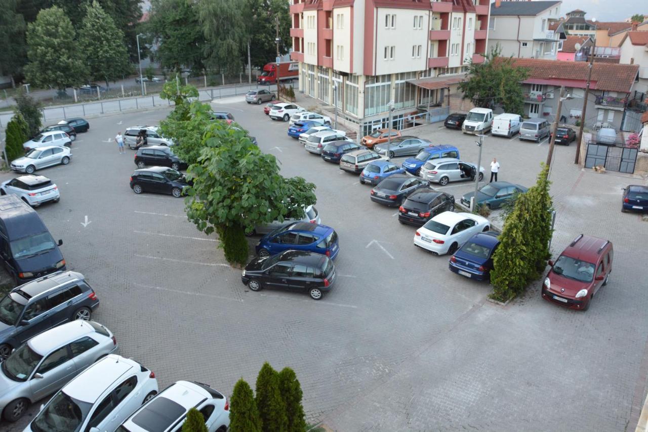 Arabella Hotel Kičevo Eksteriør billede