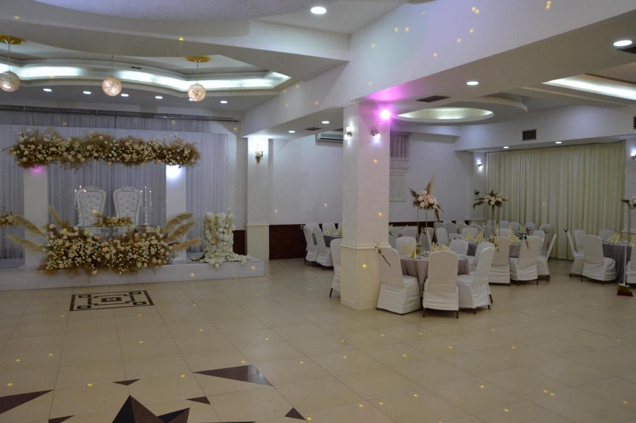 Arabella Hotel Kičevo Eksteriør billede
