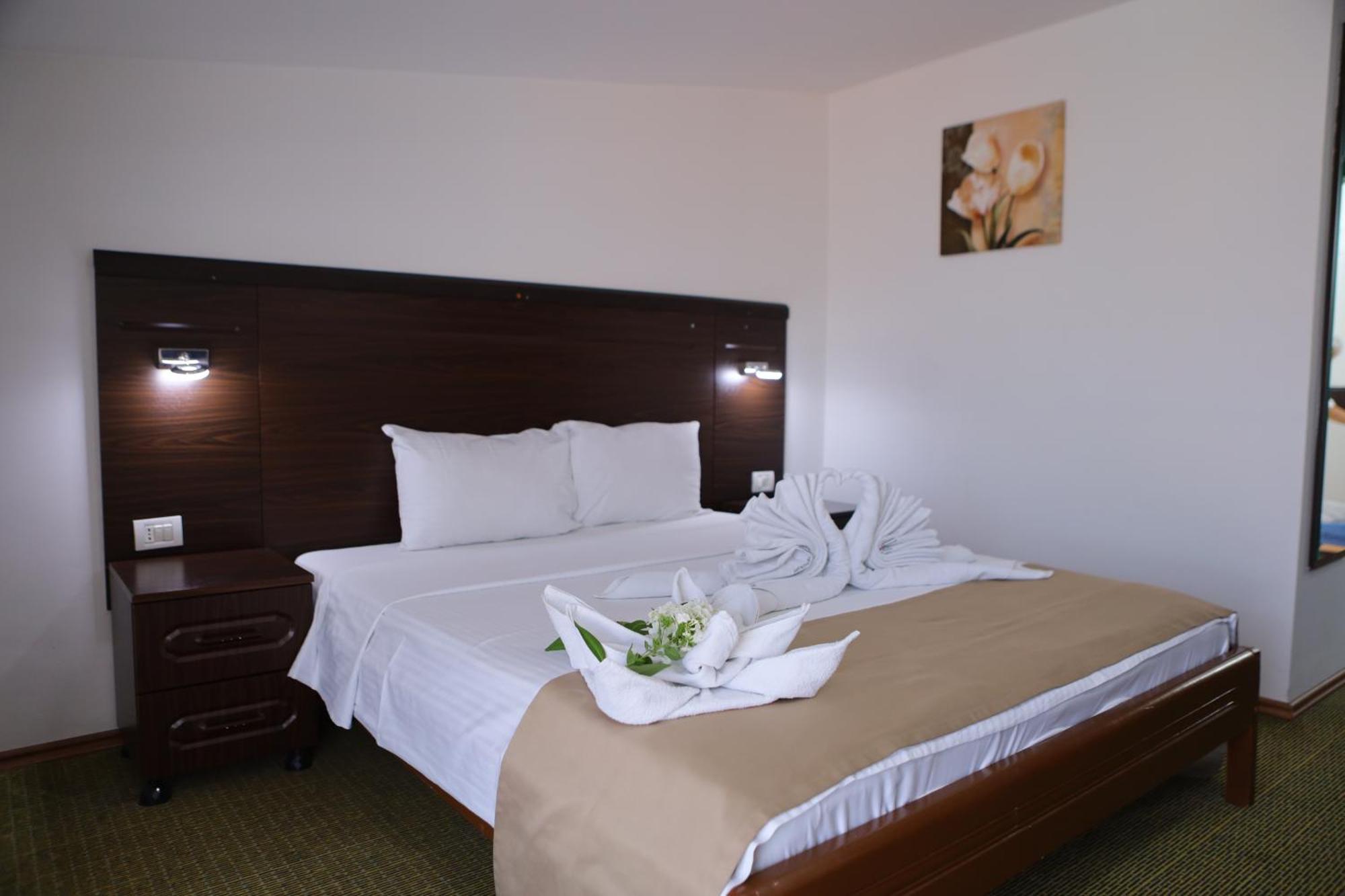 Arabella Hotel Kičevo Eksteriør billede