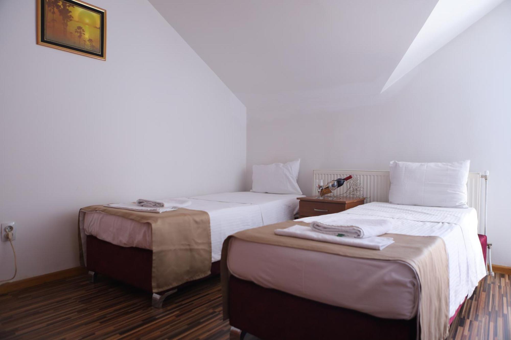Arabella Hotel Kičevo Eksteriør billede
