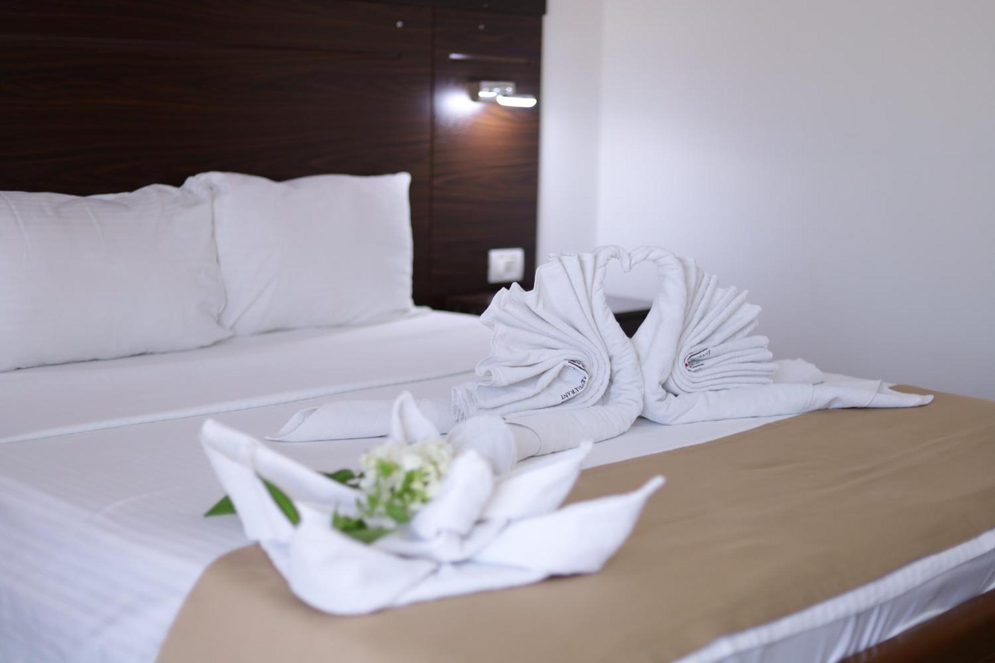 Arabella Hotel Kičevo Eksteriør billede