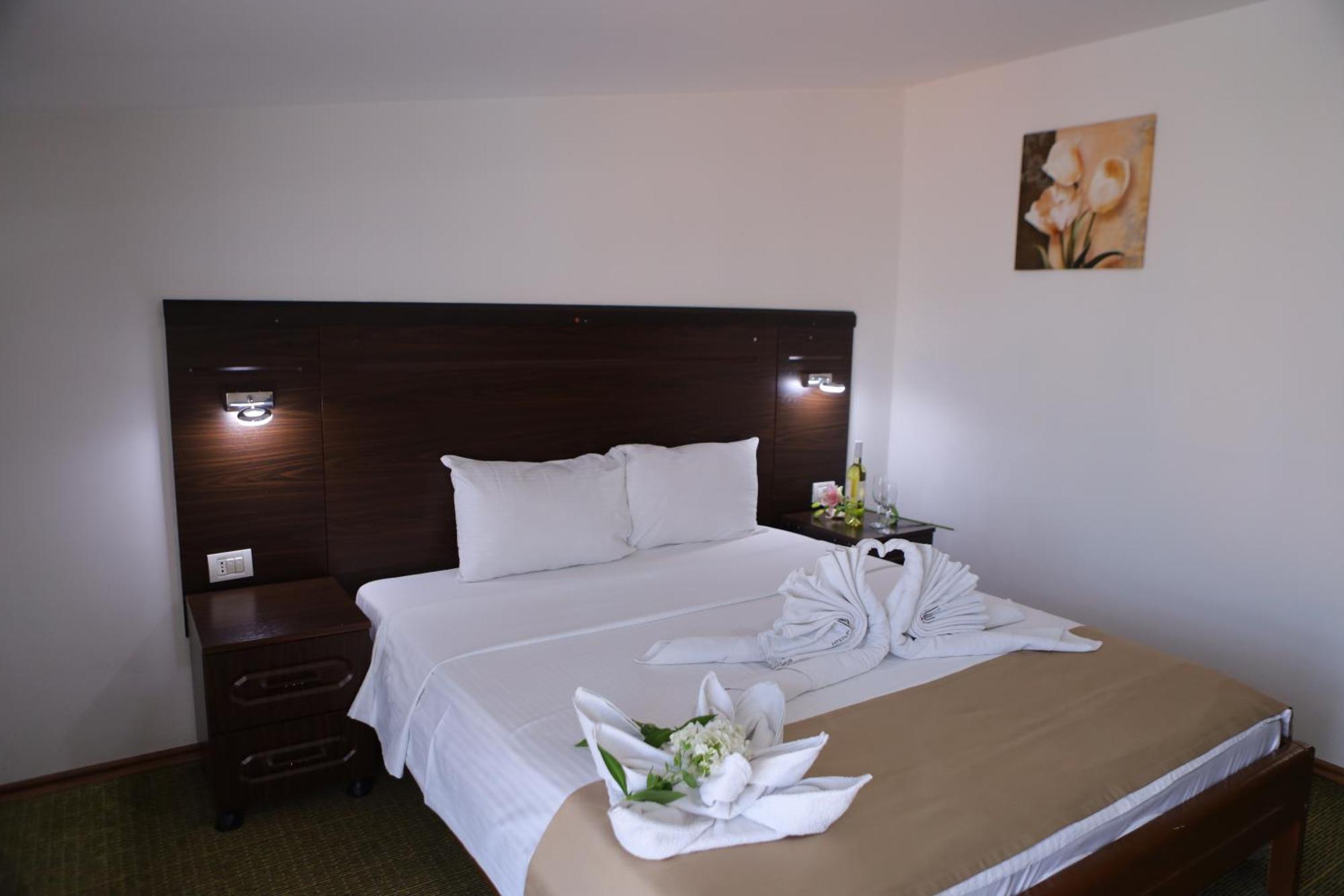 Arabella Hotel Kičevo Eksteriør billede